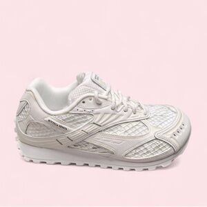 Bottega Veneta Women's Cream Sneakers